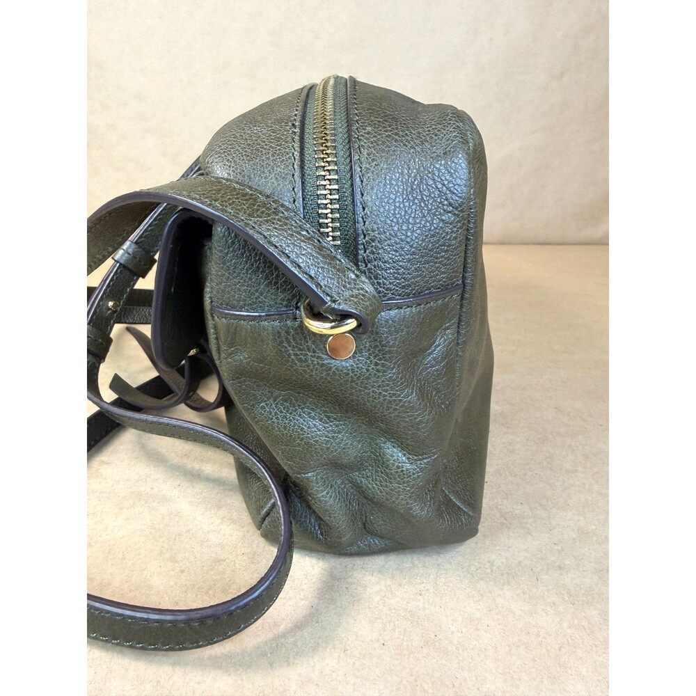 Banana Republic Vintage Camera Crossbody Bag in Dark Olive Green #404499 - Picture 5 of 16